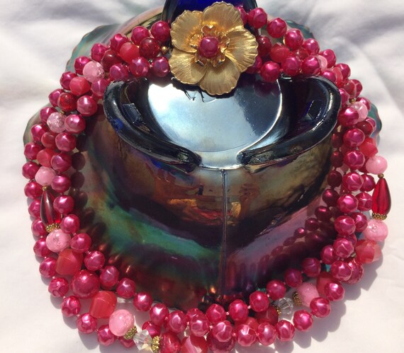 Lucite pink and goldtone necklace - image 2