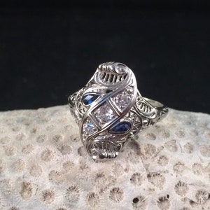 Art Deco Sapphire and Diamond ring in 18K White Gold