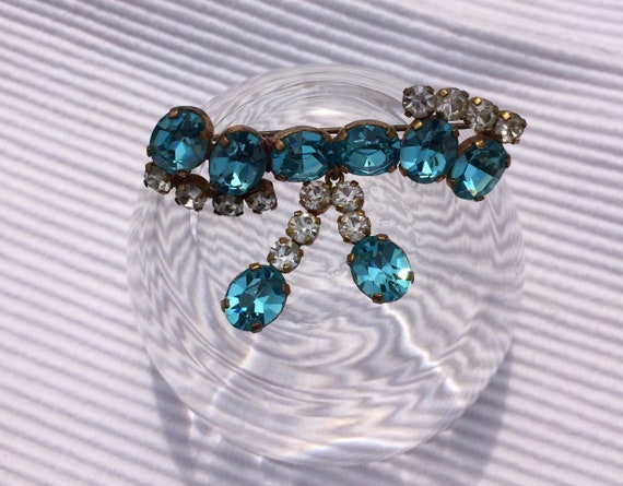 Vintage Bow Brooch with blue and clear crystals - image 8