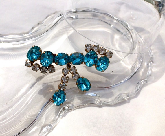 Vintage Bow Brooch with blue and clear crystals - image 6