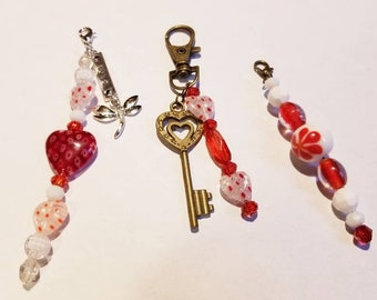 Red & White Beaded Zipper Pull: Millefiori Heart Charms