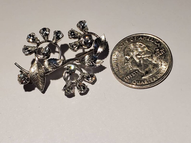 Krementz Brooch Silver Leaf Art Nouveau Clear Rhinestones 1.5 Inches