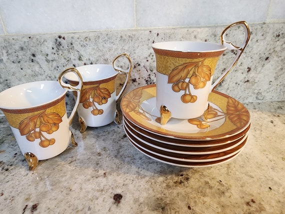 Yamasen Jakarta Porcelain Tea Cup & Saucer Set: Gold Trim, Berry