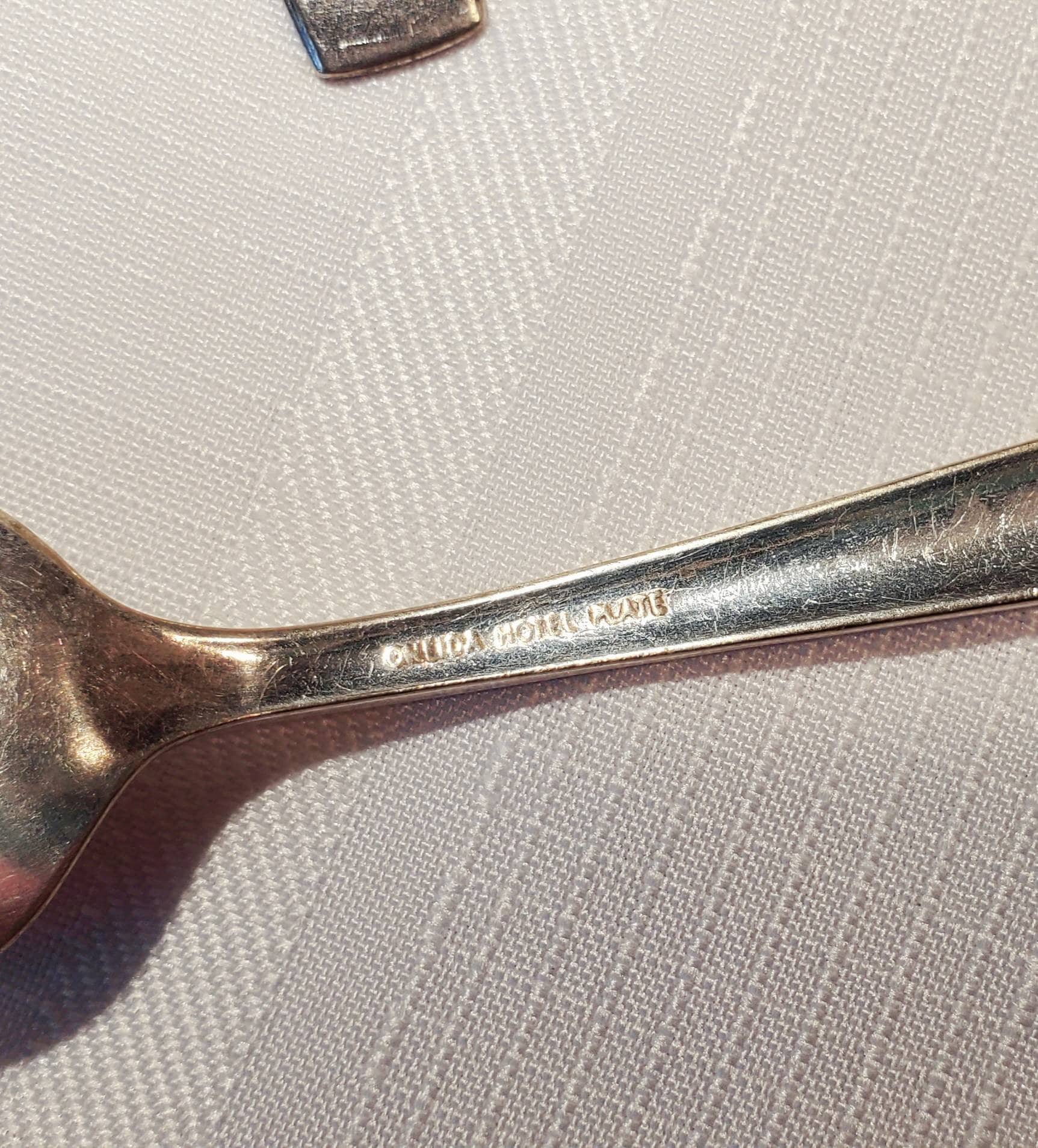 Lot of 8 Oneida Hotel Plate Teaspoons Hotel Two Pattern 6 1/8