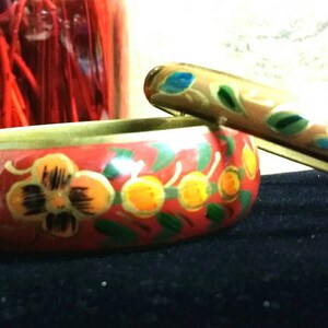 Vintage Bangle Bracelets Size Medium 1970s Set of 2 Hand Painted Brass Boho Enamel