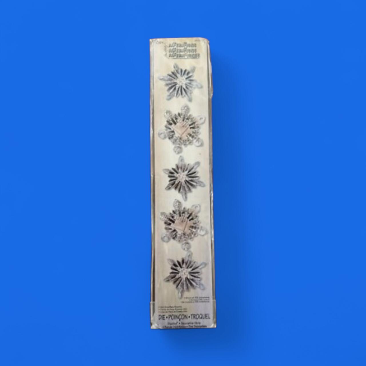 Tim Holtz Sizzix Mini Snowflake Rosettes, Decorative Strip Die