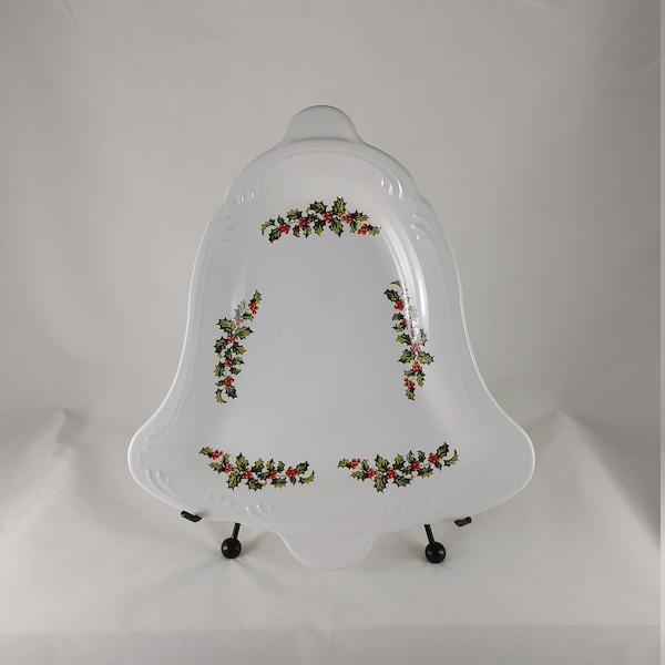 Vintage Pfaltzgraff Christmas Plate Holly Berry, Christmas Berries, White Ceramic Plate, Dessert Plate, Christmas Bell, Holiday Serving