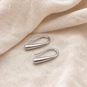Tiny Silver Small Teardrop Earrings, Dangle Minimalist Everyday Unisex Jewelry, Mini Drop