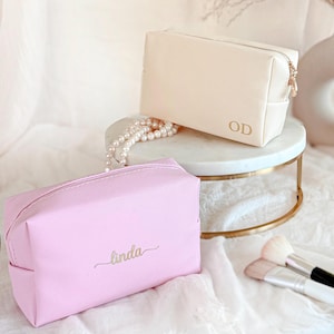 Personalized Makeup Bag, Cosmetic Bag, Toiletry Bag, Custom bridesmaid Proposal, Personalized Clutch, Cosmetic pouch, Bridesmaid Gift Ideas