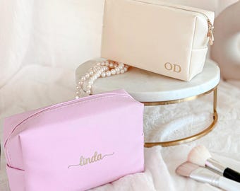 Personalized Makeup Bag, Cosmetic Bag, Toiletry Bag, Custom bridesmaid Proposal, Personalized Clutch, Cosmetic pouch, Bridesmaid Gift Ideas