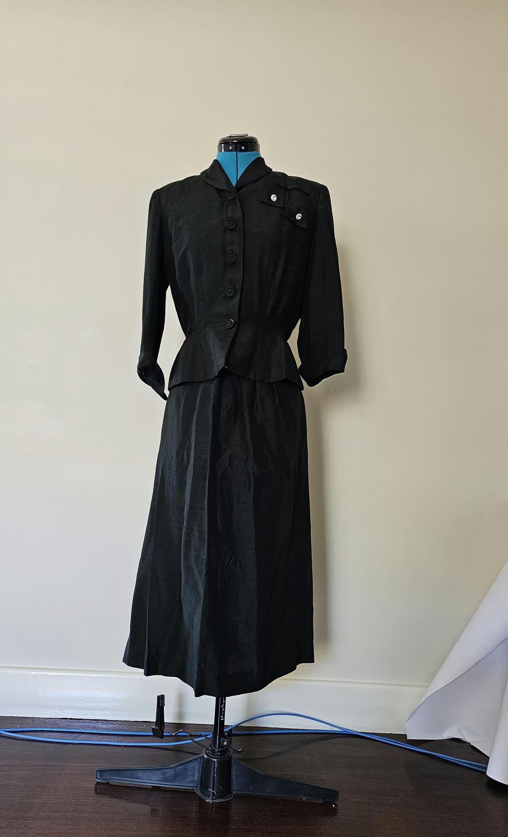 1950s slubbed silk suit Dior New look style
