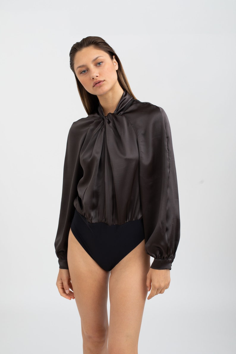 Turtel neck silk bodysuit