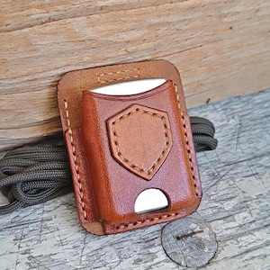 Braune Ledertasche/Kompatibel mit Zippo Feuerzeug/Gürtelschlaufe/Handarbeit/Handgenäht/Unikat-Neu