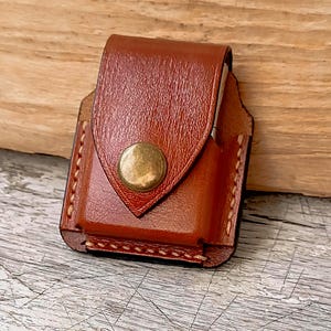 Estuche/funda de cuero/Compatible con Zippo/Presilla para cinturón/Encendedor/Hecho a mano/Cosido a mano/Único-Nuevo