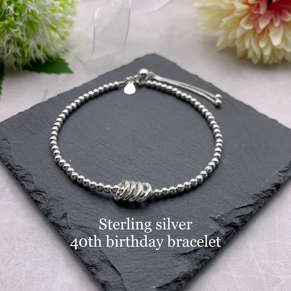 Bracelet 40e anniversaire en argent sterling. Cadeau de 40 ans. Bracelet rond en argent. Cadeau 40e anniversaire pour femme. Bracelet jalon