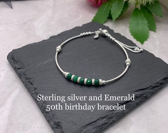 Silber Armband zum 50. Geburtstag. 50. Geburtstag Geschenk. 50. Geburtstag. Mai Geburtsstein Armband. Smaragd Armband. 50er Jahre Geschenk für Sie. 50er Jahre Geschenk