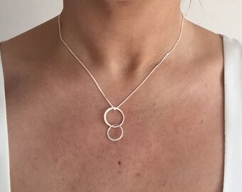 Interlocking circle necklace Linked circle pendant. Double circle necklace. Sterling silver circle necklace. Silver linked circle necklace.
