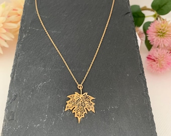 Gold filled maple leaf necklace. Delicate gold maple leaf pendant. Canadian maple leaf. Maple leaf necklace