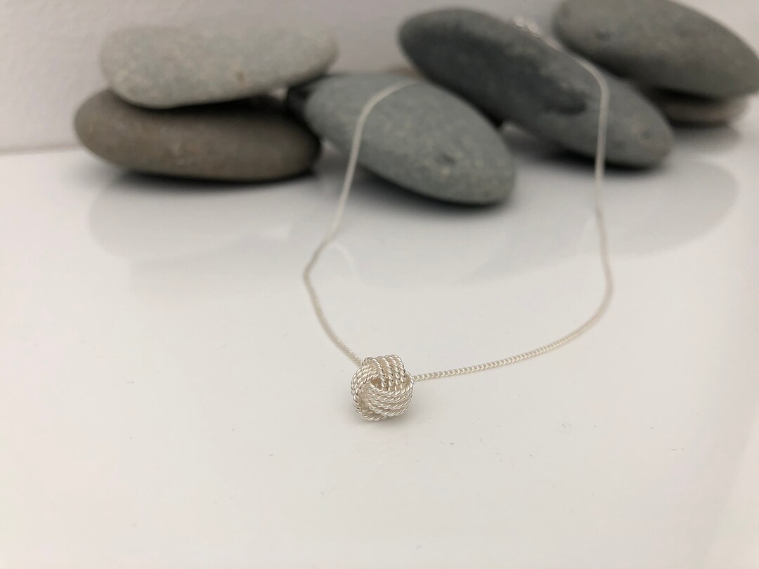 Tiffany twist 2024 knot pendant