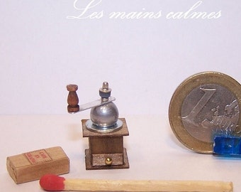 MINIATUR-Kaffeemühle aus Holz „Handmade (meins!)“