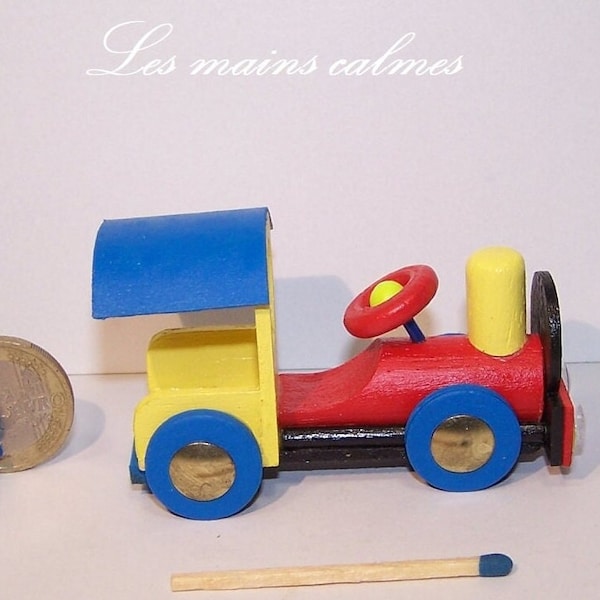 Jouet Train porteur tricolore en bois. MINIATURE « Fait main (les miennes !) » Porteur pour poupée enfant