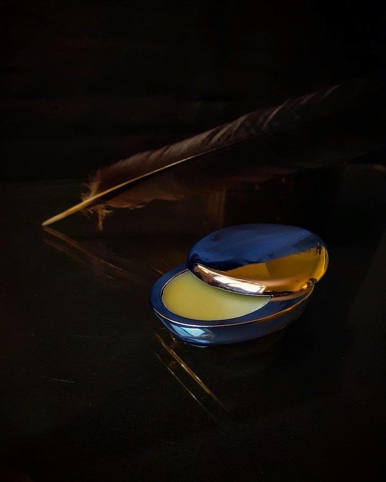 Witchery. Solid Perfume image 1