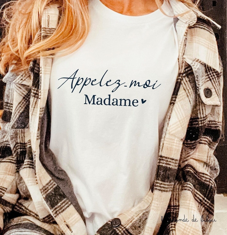 T-Shirt EVJF personnalisé Appelez moi Madame cadeau future mariée Cadeau souvenir jeune mariée Teeshirt enterrement vie de jeune fille bleu marine