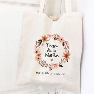 Collection EVJF au choix t-shirt future mariée t-shirt team mariée ou Badge ou encore sac tote bag team mariée EVJF couronne de fleurs Sac tote bag