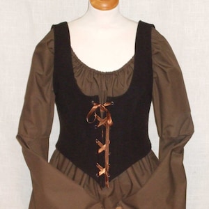 outlander bodice  / woolen bodice  / corset bodice  / woolen medieval corset bodice / laced corset bodice / woolen corset / woolen gilet