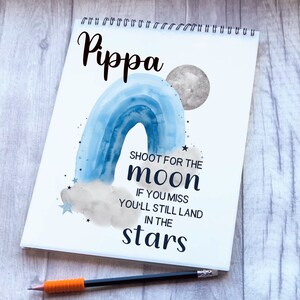 Bloc de bocetos personalizado para niños, Bloc de bocetos para niños, Bloc de dibujo Rainbow Moon, Relleno de medias, Regalo para niñas, Regalos para niños