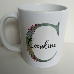 Caneca inicial personalizada letra aquarela azul com estrelas, qualquer letra e nome, chá, café, xícara de chocolate quente, presente de aniversário, Natal