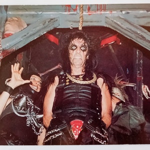 Alice Cooper in giro Cartolina originale vintage degli anni '80