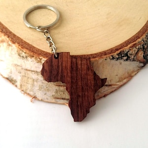 Llavero de madera con forma de África, madera de nogal, llavero grabable personalizado, materiales ecológicos