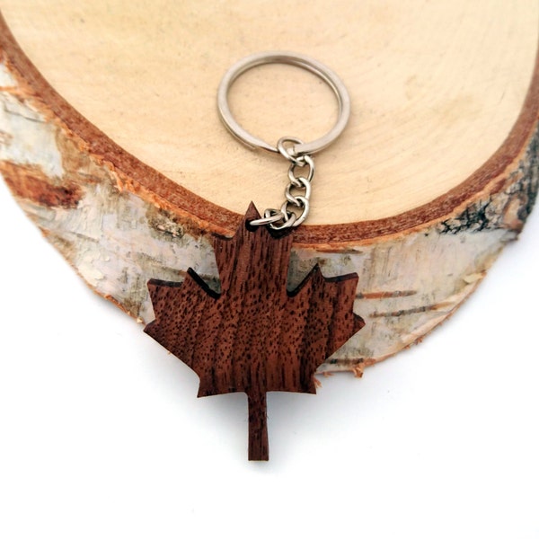 Houten Canadese Maple Leaf sleutelhanger, walnoothout, Canada sleutelhanger, milieuvriendelijke groene materialen