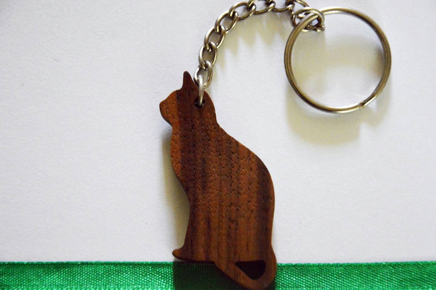 Wooden Cat Keychain, Walnut Wood, Animal Keychain, Environmental Frie…
