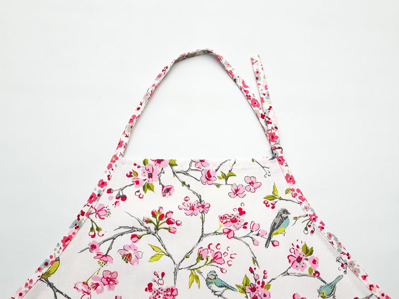 Cooking Apron Women/'s Apron Kitchen Apron Shabby Chic Apron Gift Apron Blossom and Birds