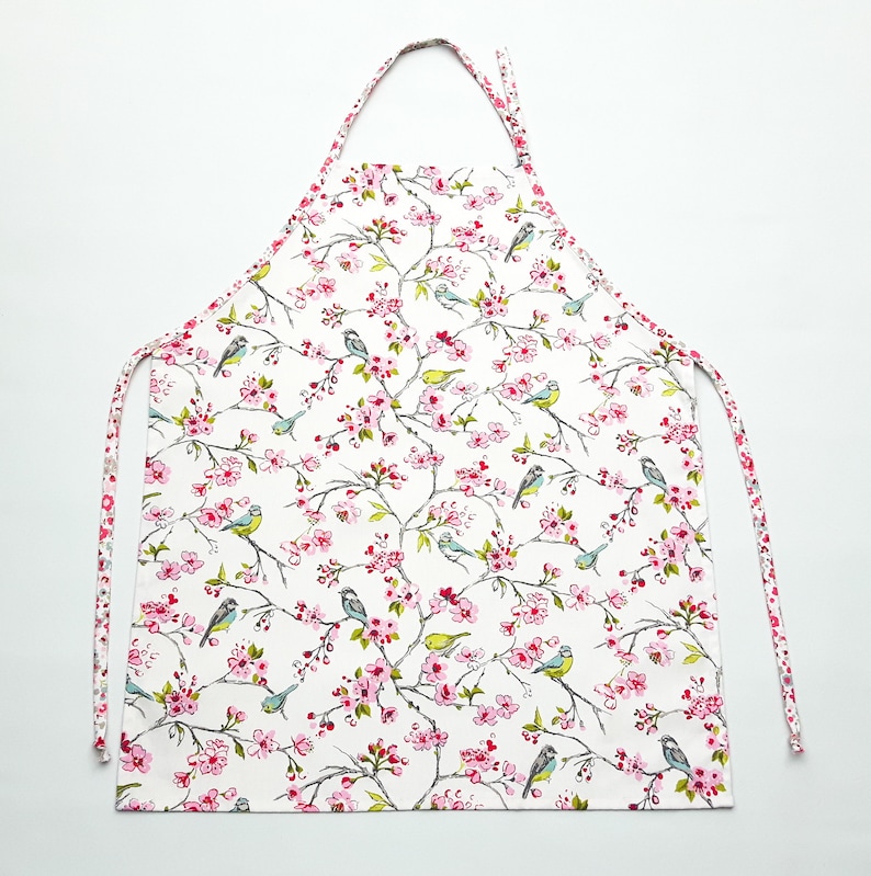 Cooking Apron Women/'s Apron Kitchen Apron Shabby Chic Apron Gift Apron Blossom and Birds
