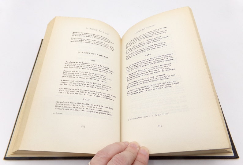 La Poesie du Passe av Paul Eluard, 1960, Vintage French Language Poetry Hardback bild 5
