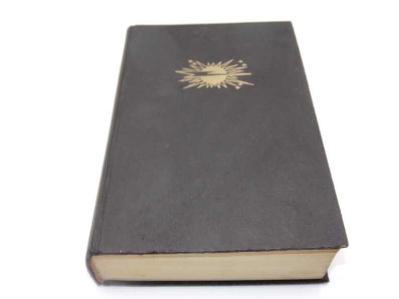 La Poesie du Passe av Paul Eluard, 1960, Vintage French Language Poetry Hardback bild 1