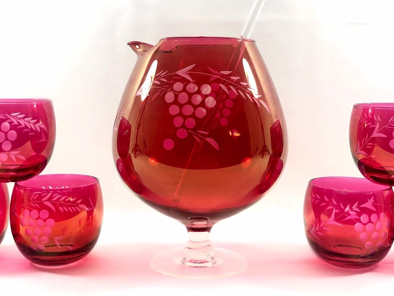 Mid century modern cocktail set cranberry red glass etched martini pitcher 6 roly poly glasses glass stir stick MCM barware 1950s 1960s