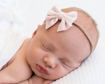 Delikatna opaska na głowę, rekwizyt do fotografii noworodkowej, opaska na głowę noworodka, opaska dla malucha, kokarda do włosów z aksamitu, opaska na głowę z aksamitu, spinka do włosów z aksamitu,