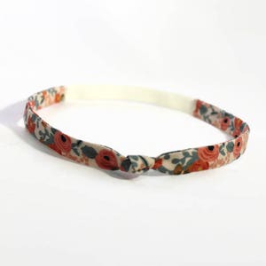 Diadema delicada, diadema para recién nacidos, diadema floral, diadema minimalista, diadema de melocotón coral, diadema azul, accesorios para recién nacidos, regalos menores de 20 años
