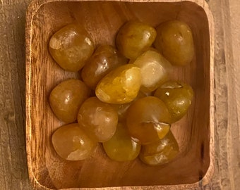 One TUMBLED Golden Quartz Stone - Golden Healer -  Solar Plexus - Crown Chakra - Third Eye -Reiki - Energy Healing