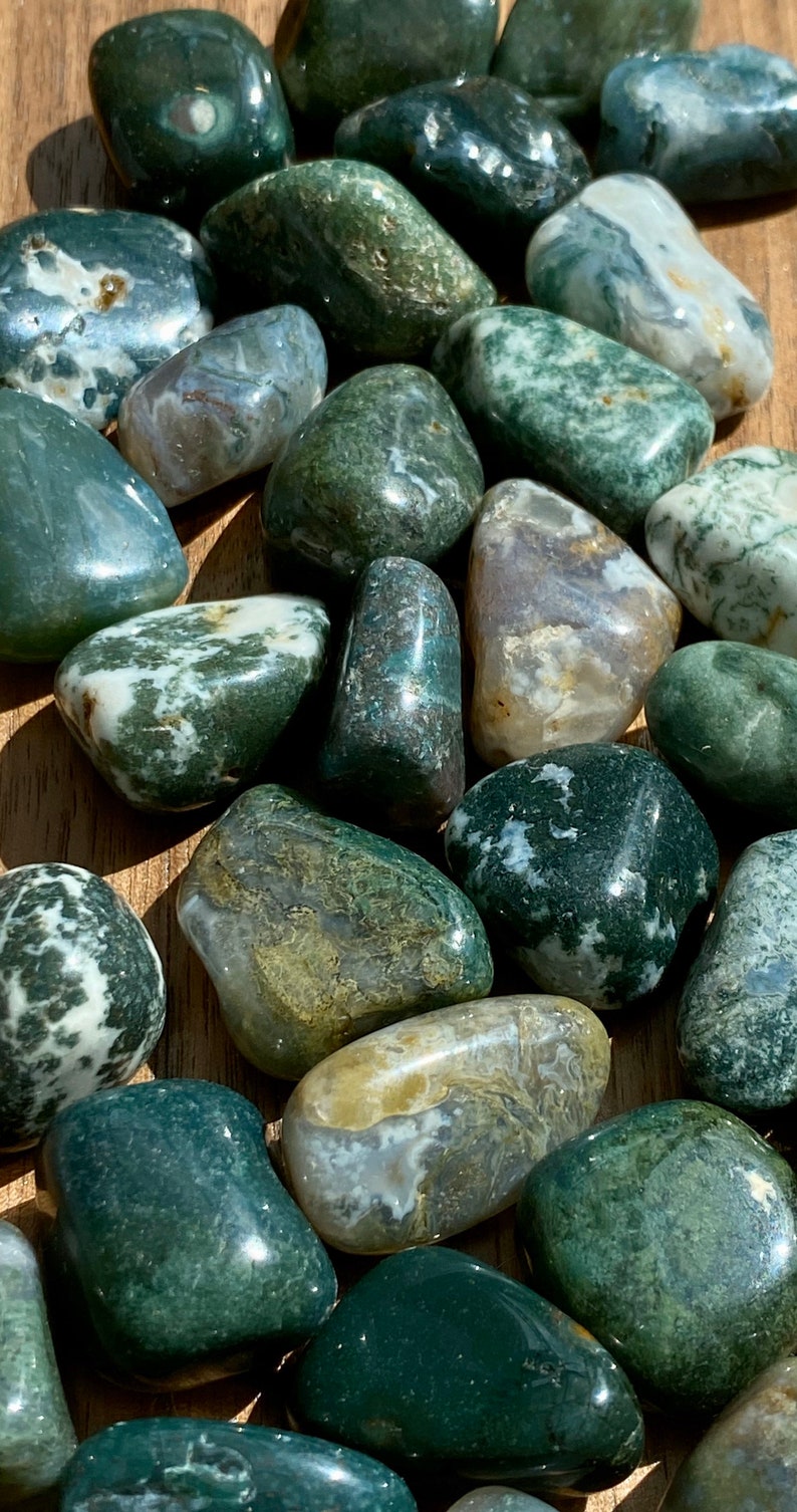 Moss Agate TUMBLED India Heart Chakra Reiki Energy | Etsy