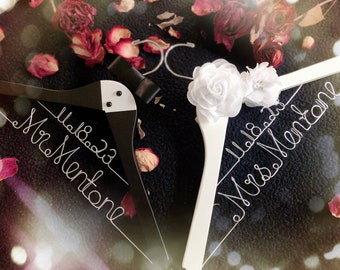 Mr and Mrs Hanger with date groom and Bride hanger, Gift for the couple, Bridesmaid Hangers,Custom Made Hanger,Mrs Hanger,Shower Gift