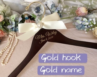 Engraved Wood Wedding Hanger,Gold name and hook Bridal Hanger,Personalized wedding Hanger,Bridesmaid Hangers,Custom Made Hanger,Shower Gift