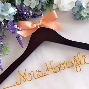 Cintre en fil d’or/rose, cintre de mariée, cintre de mariage personnalisé, cadeau de la mariée, cintres de demoiselle d’honneur, cintre sur mesure, cintre de Mme, cadeau de douche