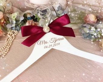 Custom Wedding Hanger with date, Bridal Hanger,Personalized wedding Hanger,Bridesmaid Hangers,Custom Made Hanger,Mrs Hanger,Shower Gift