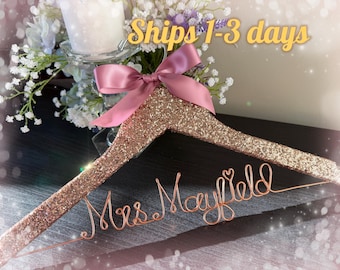 Rose/gold glitter hanger, Personalized Wedding hanger, custom wire hanger, bridal hanger, bride gift, custom hanger, wedding hanger