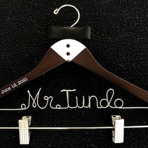 Groom&#39;s hanger with clips ,Custom Wedding Hanger, Tuxedo hanger,mr hanger man&#39;s hanger personalized hanger father &#39;s hanger